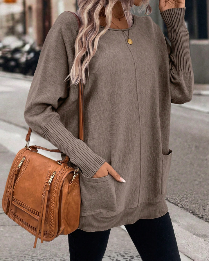 Sienna & Harper™ – Cozy Oversized Sweatshirt with Batwing Sleeves and Convenient Pockets
